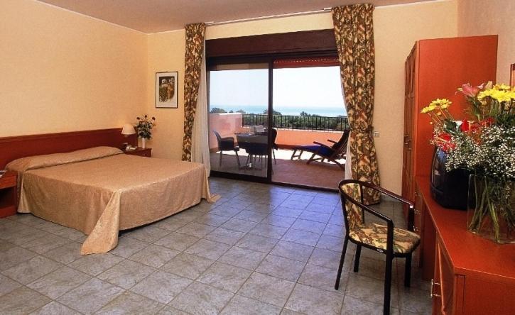 Conte Di Cabrera Hotel Club Поццалло Экстерьер фото